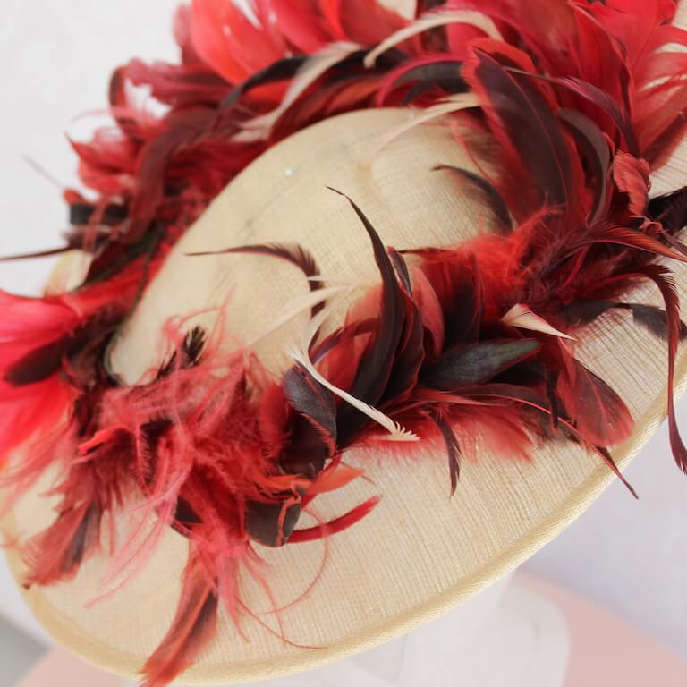 Pamela de plumas rojas - Deflorenflortocados