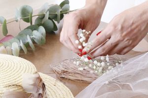 realización de tocado artesanal