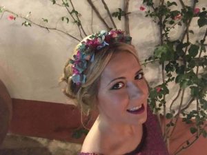 diadema de flores para invitada