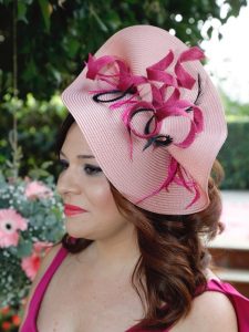 Tocado personalizado de invitada