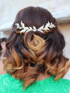 tocado de porcelana para invitada