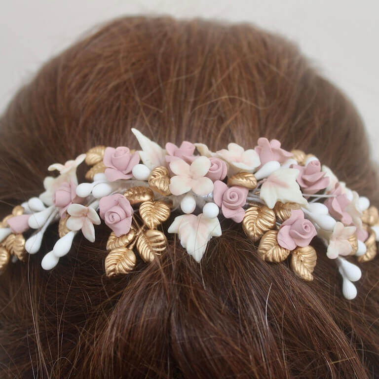 Tocado de flores para novia