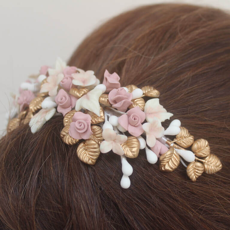 Tocado de flores para novia