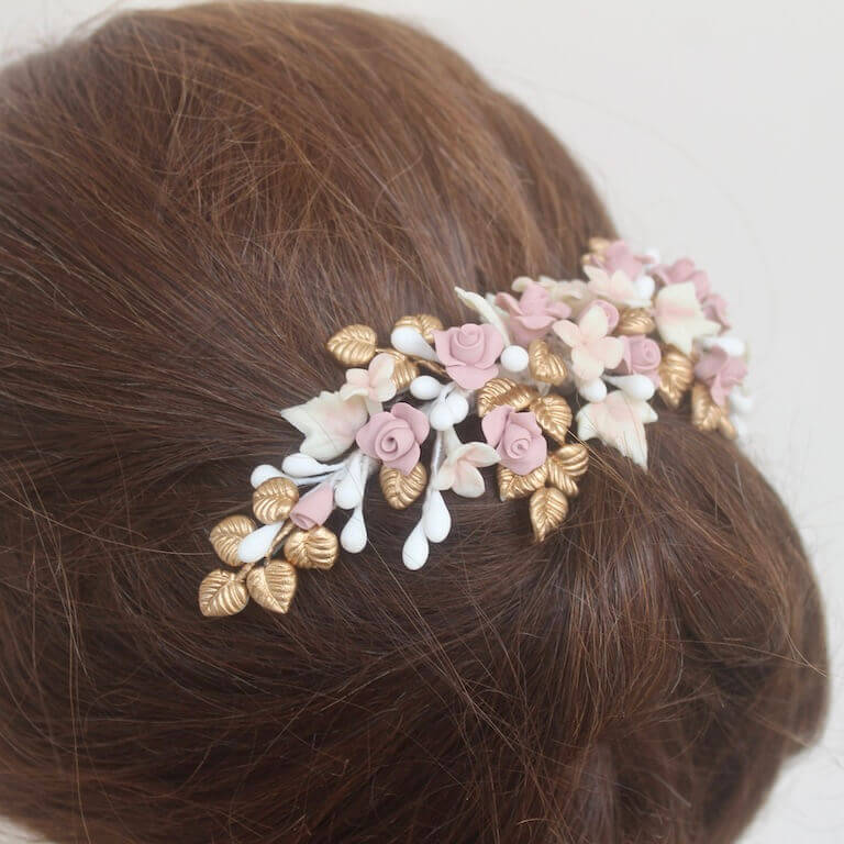 Tocado de flores para novia